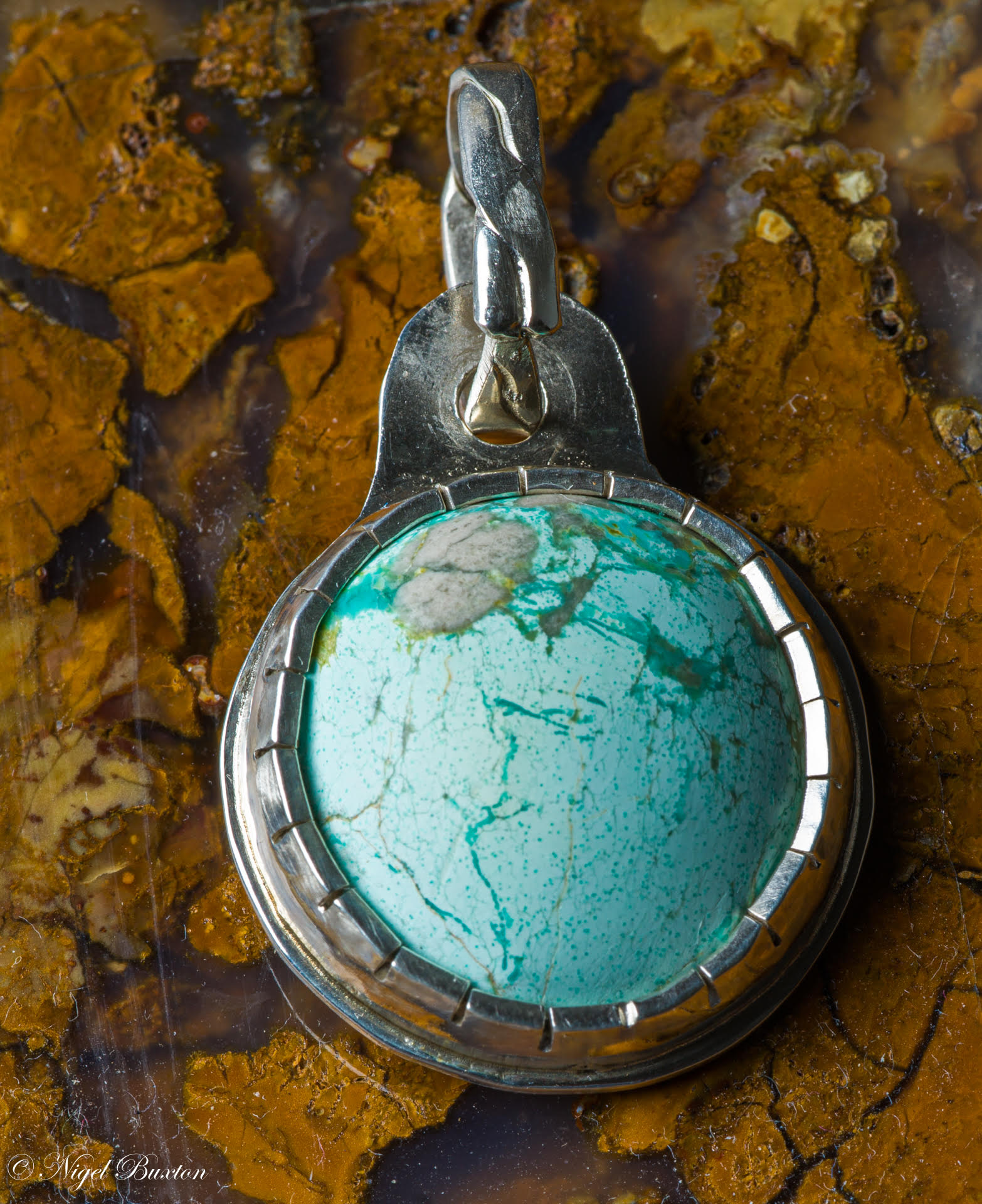  Carol Buxton created this beautiful pice using untreated natural Australian turquoise from Amaroo station in the Northern Territory (Australia). 
