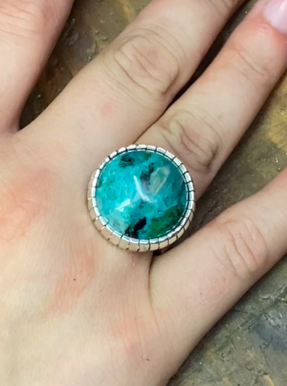  This is the ring that Julia made! Check out the video section to see how she did it. 