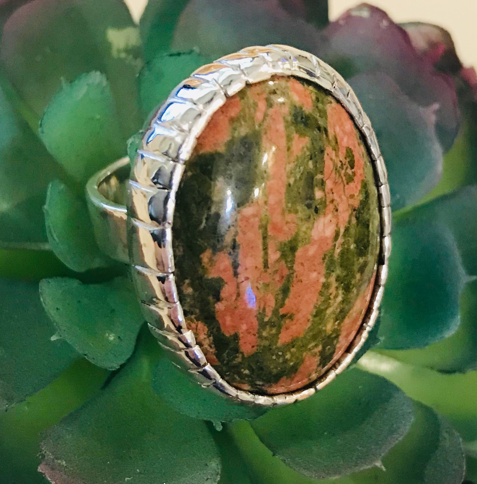  Beatiful agate cabochon. 