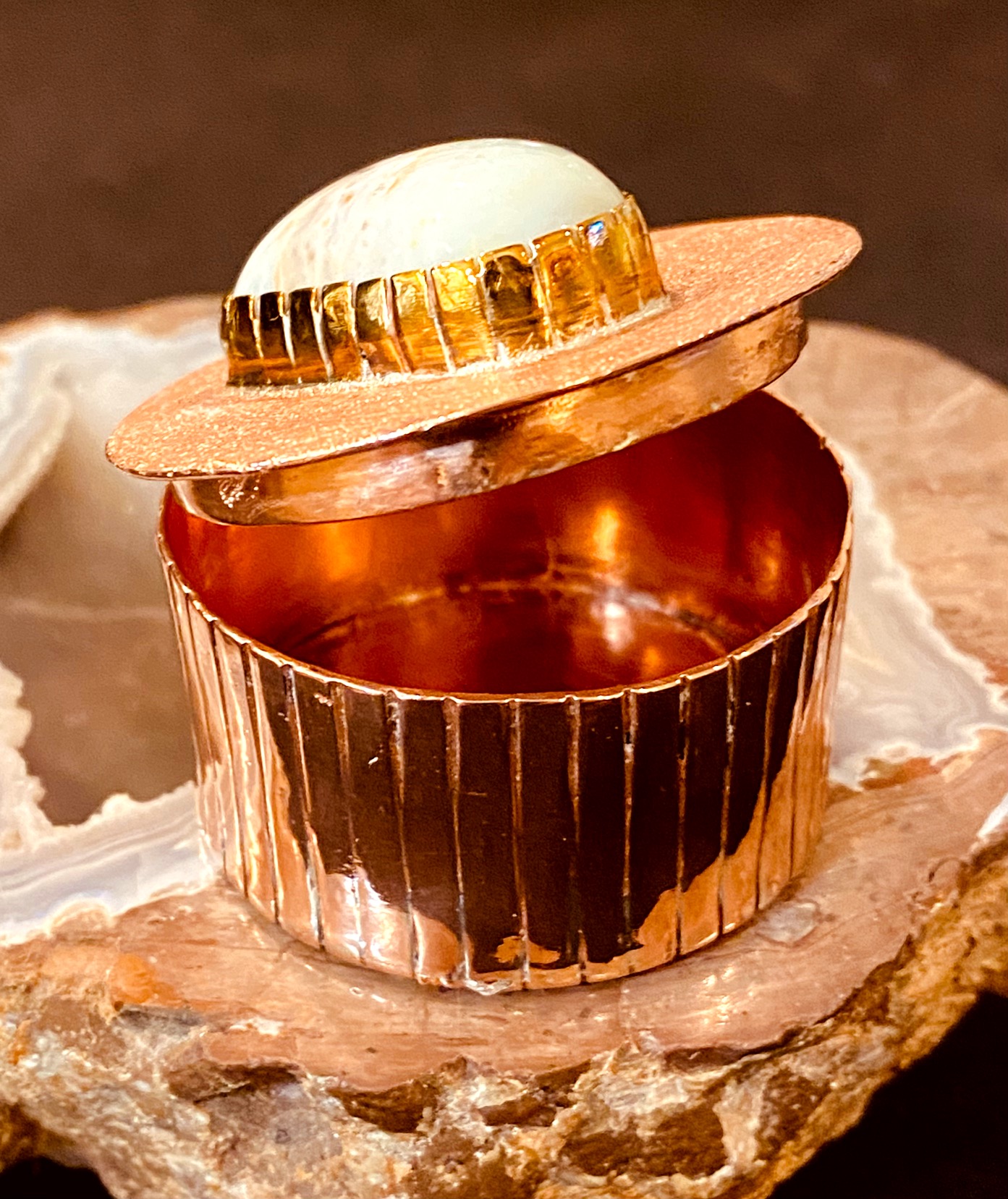  Both the body and the top bezel were completed using BezelEase. 